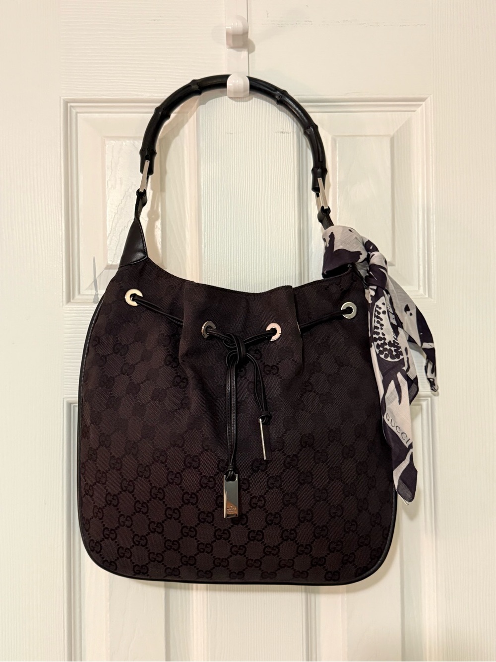 Authentic Gucci by Tom Ford GUCCI GG CANVAS BAMBOO HANDLE BUCKET BAG BLACK GUC